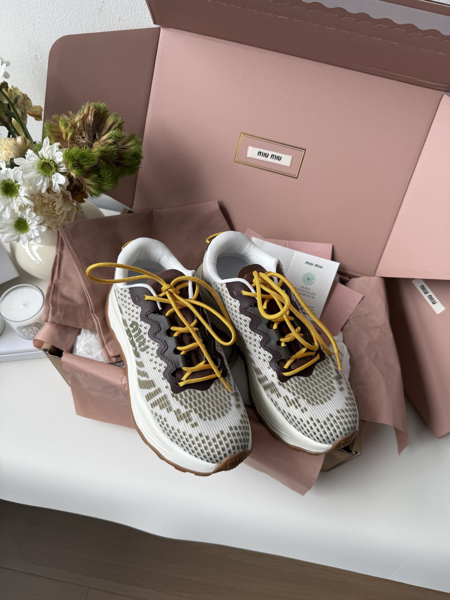 미우 미우 Miu Miu 스니커즈