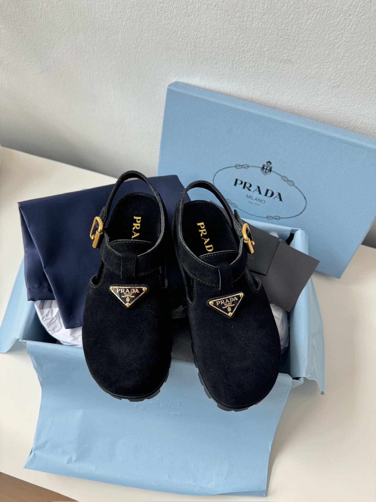 프라다 Prada  샌들