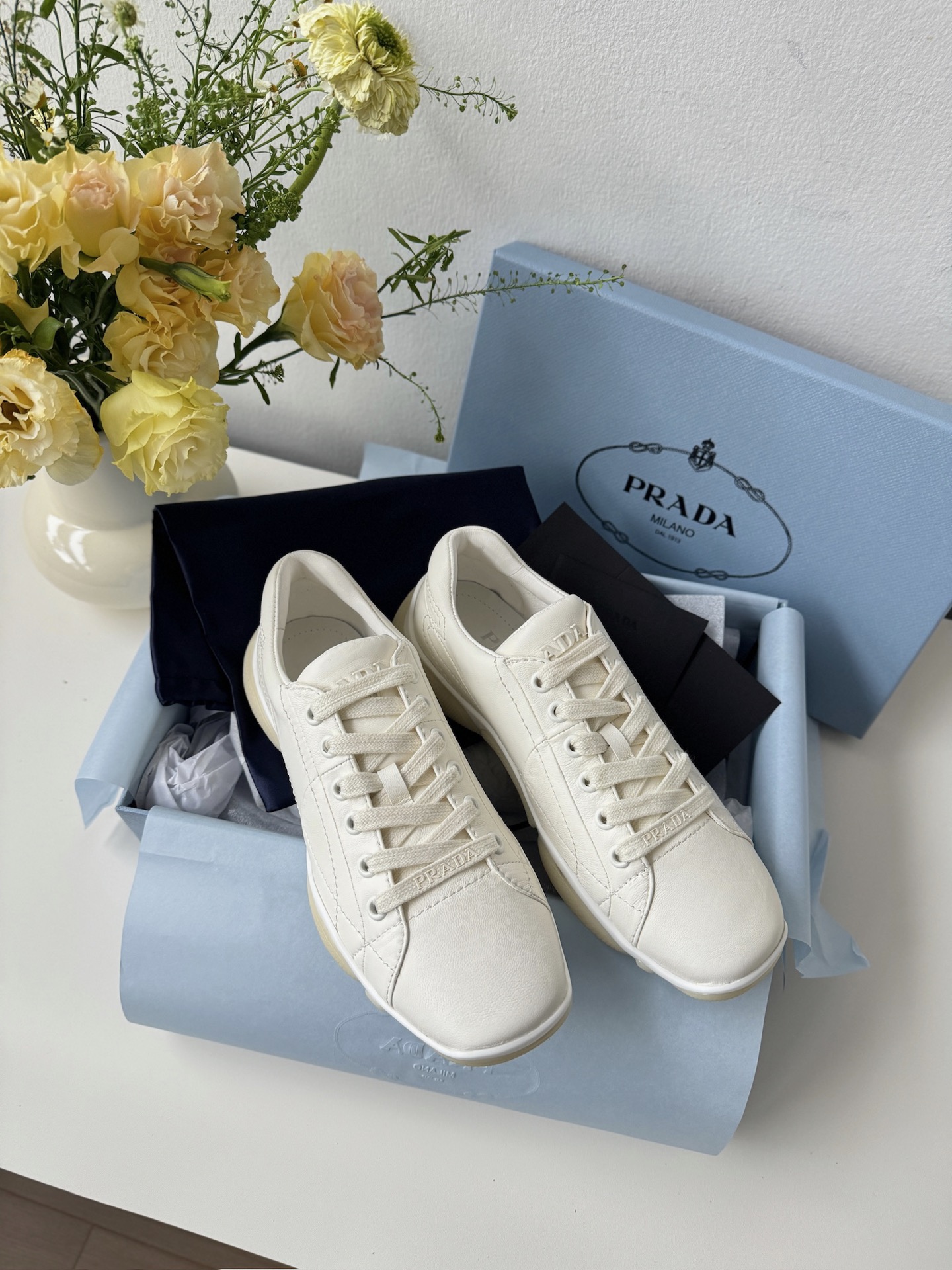 프라다 Prada 스니커즈