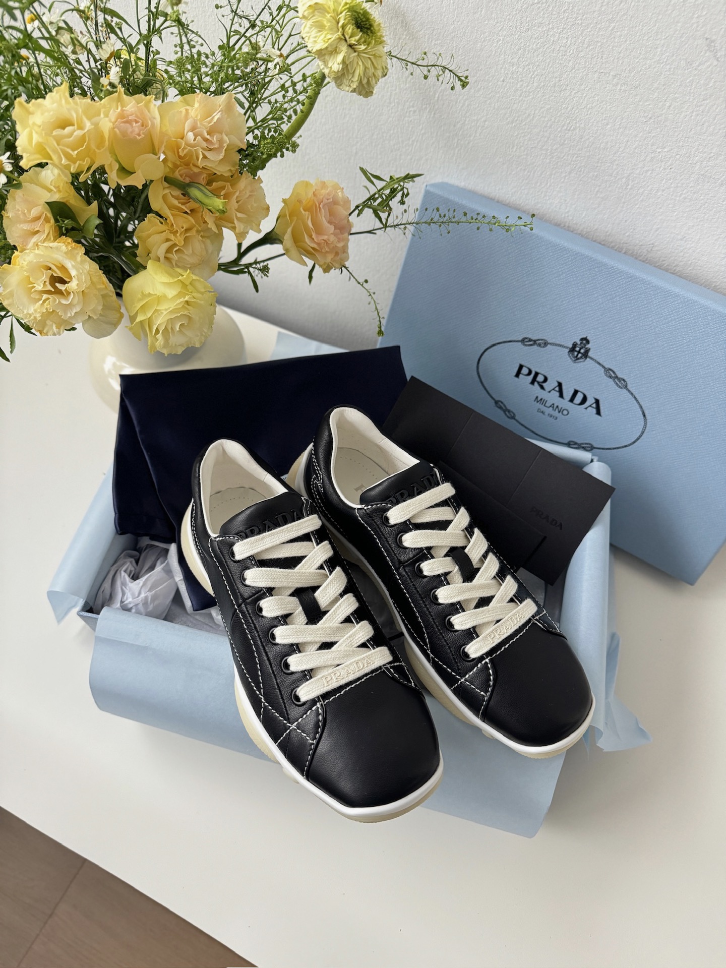 프라다 Prada 스니커즈