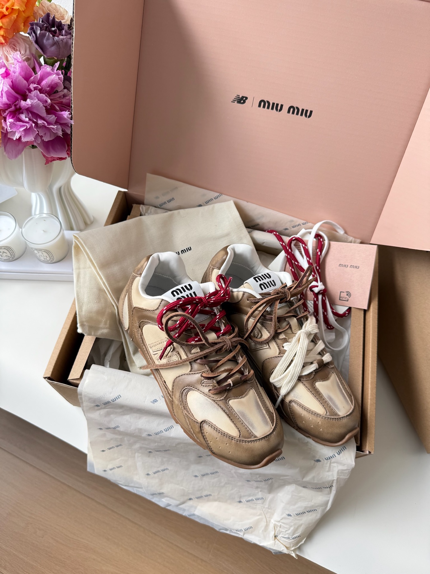 미우 미우 Miu Miu 스니커즈