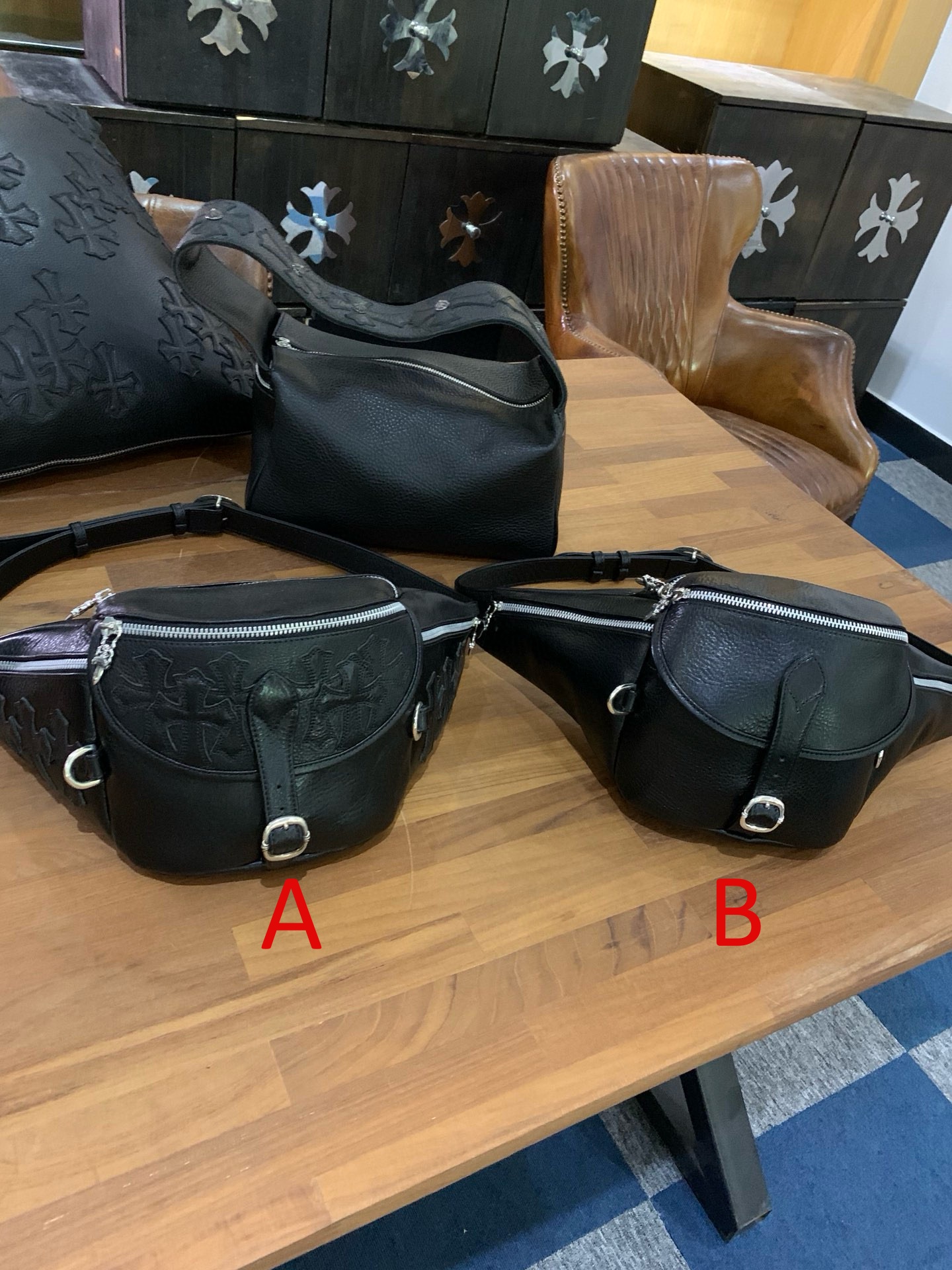 크롬하츠 Chrome Hearts CHB042 벨트 백 Black