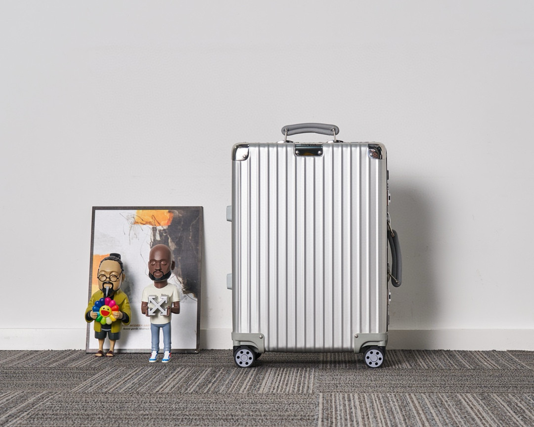 Rimowa Classic Cabin 캐리어 알루미늄 silver&grey