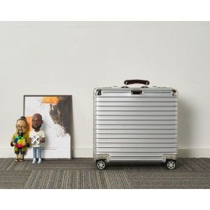 Rimowa Classic Titan 캐리어 알루미늄 silver