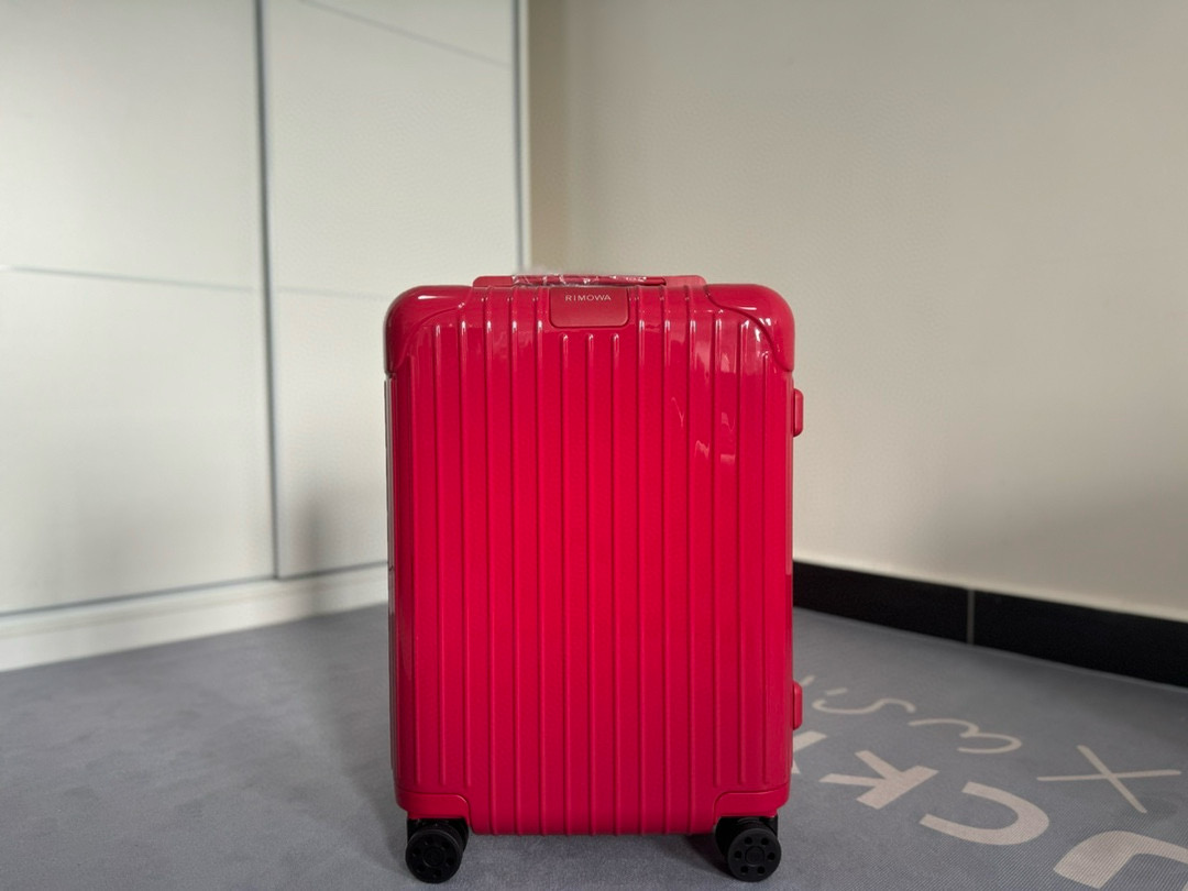 Rimowa Essential 캐리어 폴리카보네이트 Rose red
