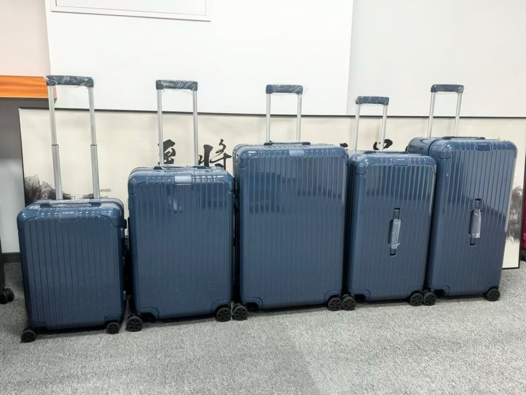 Rimowa Essential 캐리어 폴리카보네이트 Blue