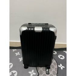 Rimowa Hybrid Limbo 캐리어 알루미늄 21“ Black