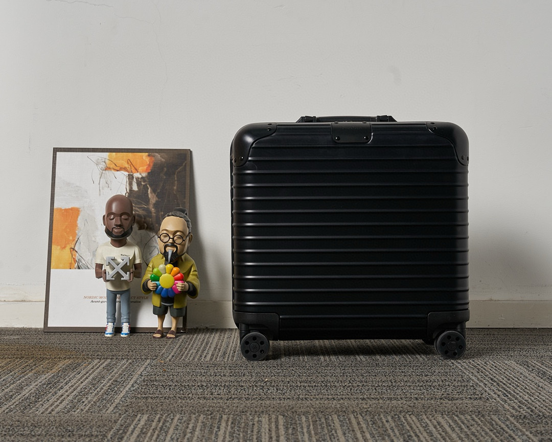 Rimowa Original Compact 925CT 캐리어 알루미늄 18“ Black