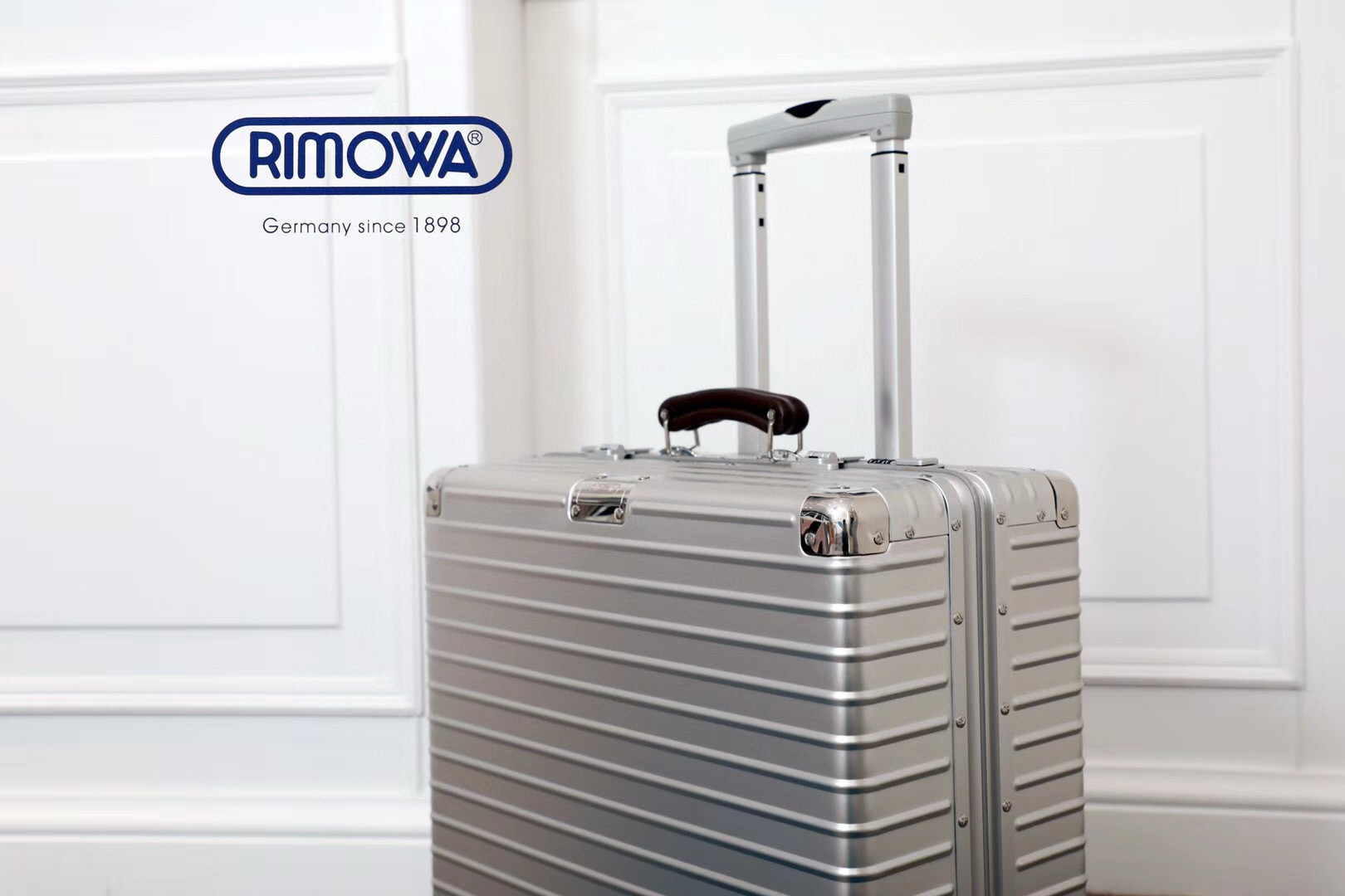 Rimowa 캐리어 알루미늄 19