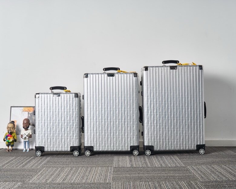 Rimowa&Fendi 캐리어 알루미늄 silver&Black