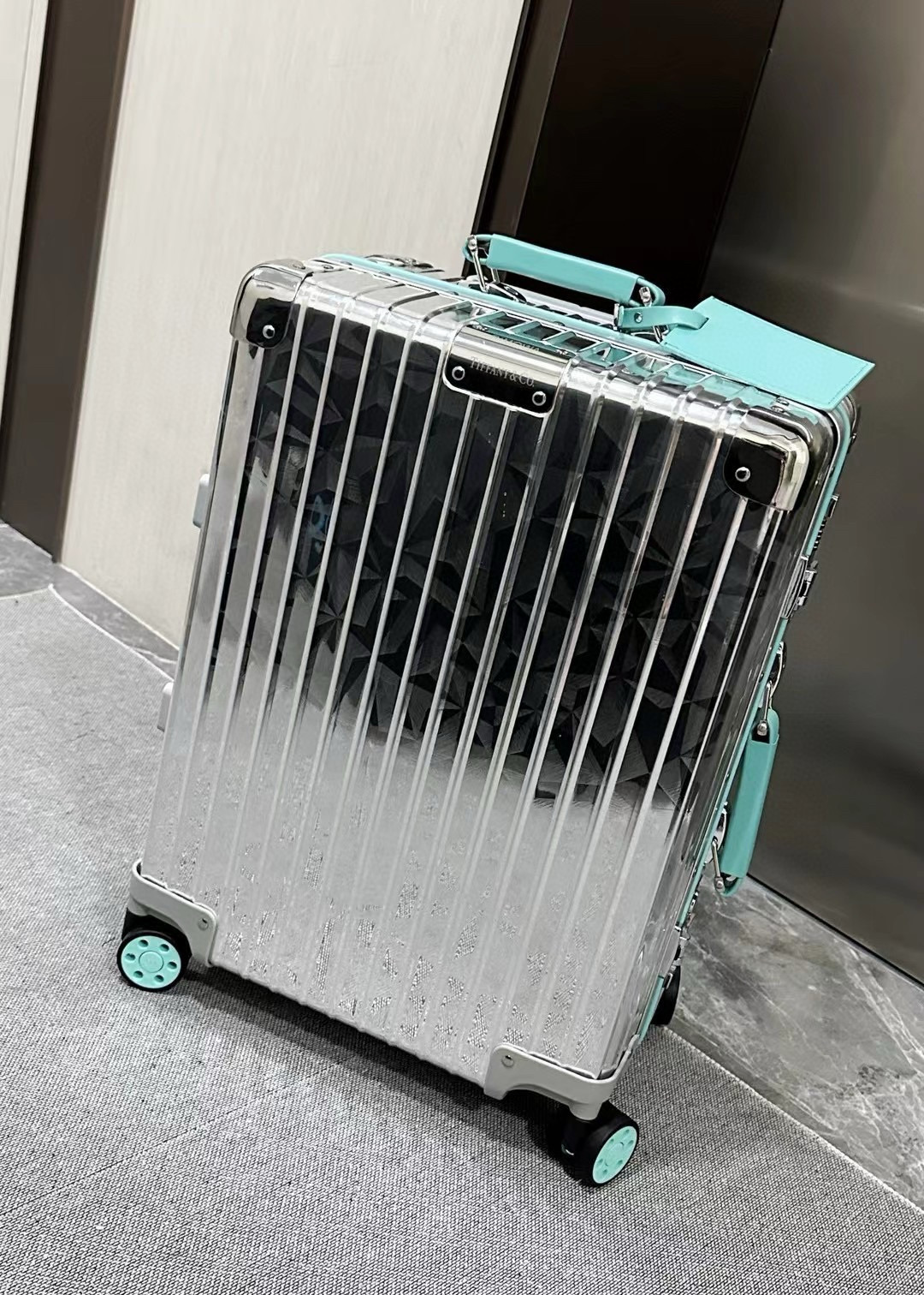 Rimowa&Tiffany 캐리어 알루미늄 21