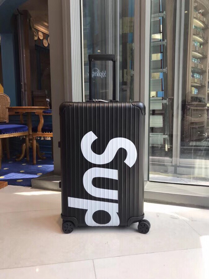 Supreme&Rimowa Topas 캐리어 알루미늄 Black