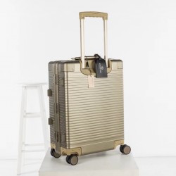 구찌 Gucci 알루미늄 캐리어 gold 20”