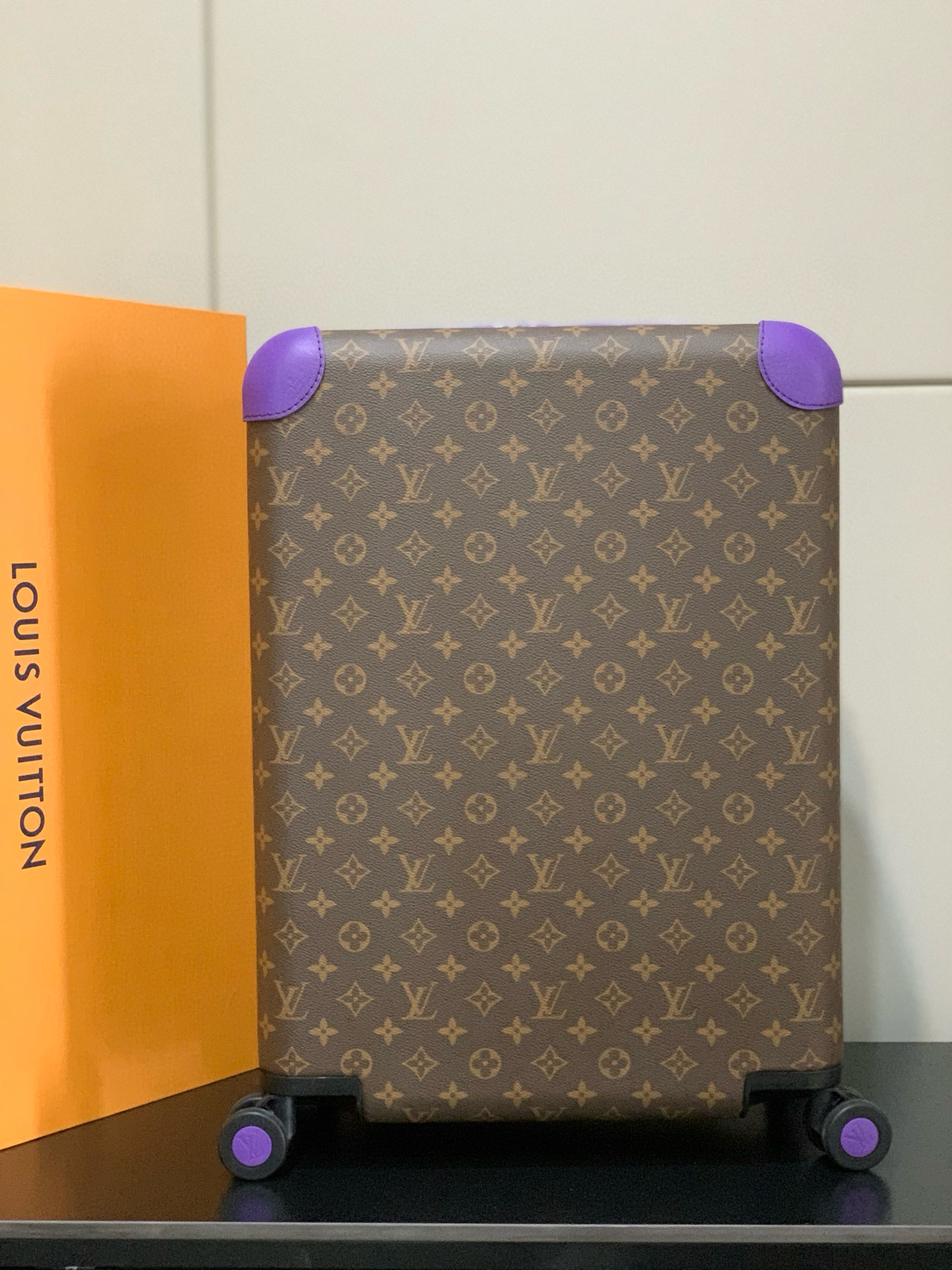 루이비통 Louis Vuitton M12689 Horizon 55 캐리어 purple 20