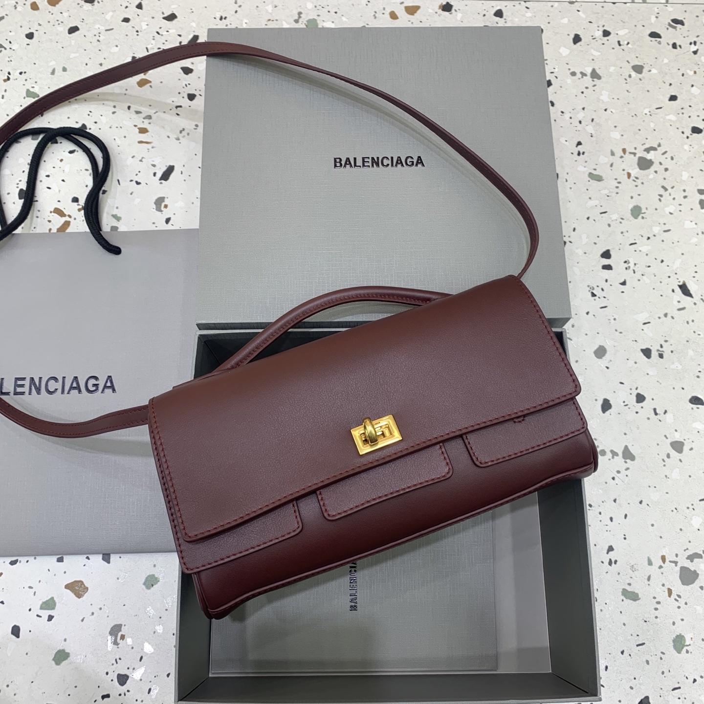 발렌시아가 Balenciaga 8349432 Bel Air Small Clutch On Strap Dark Burgundy 26CM
