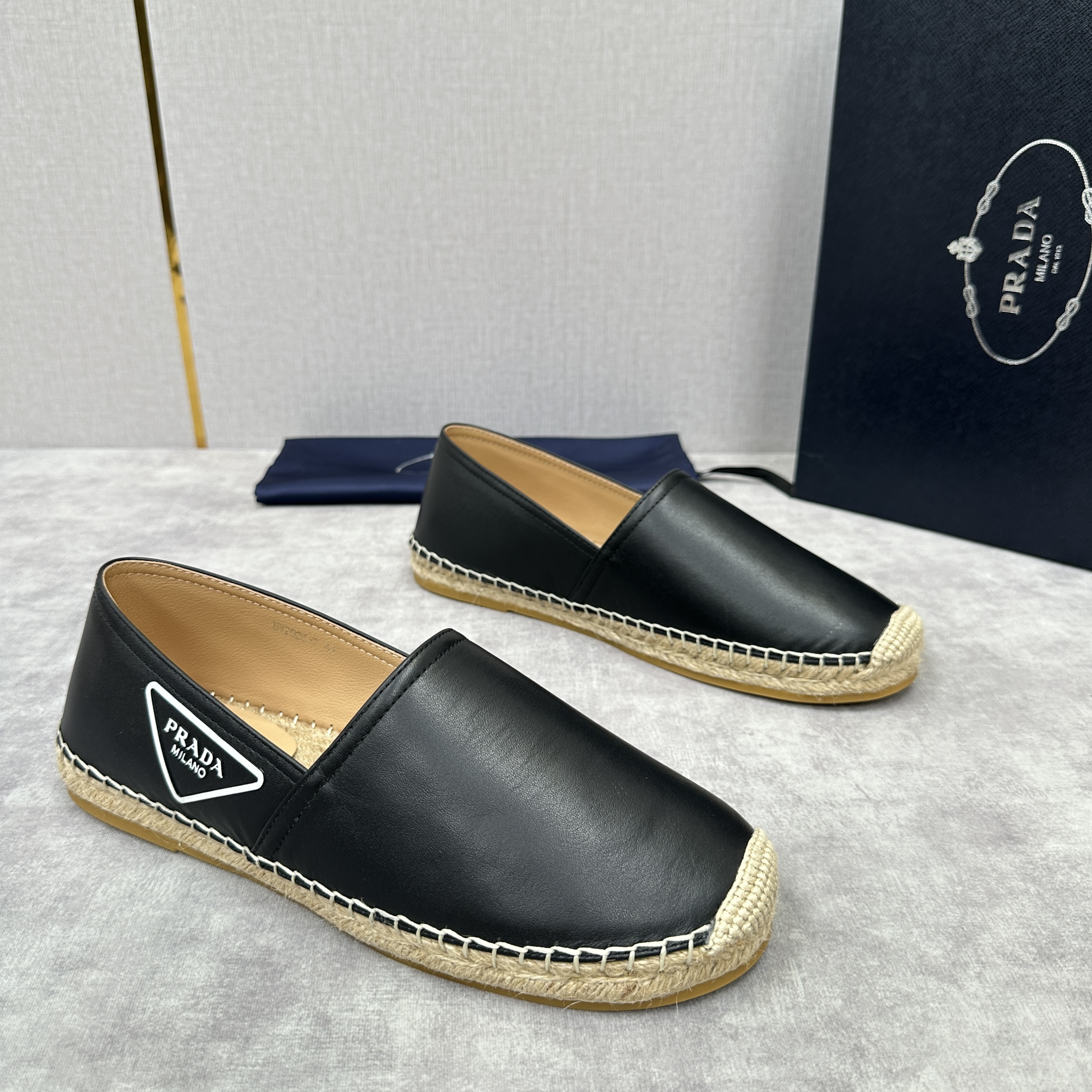 프라다 Prada 로퍼