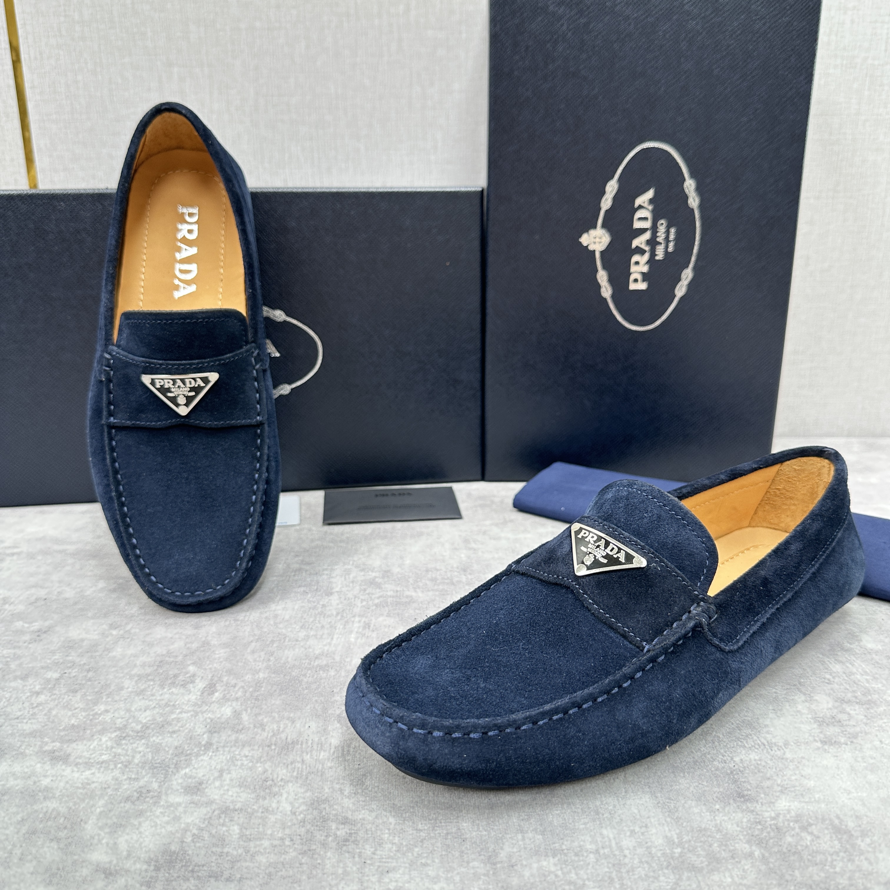 프라다 Prada Saffiano 로퍼