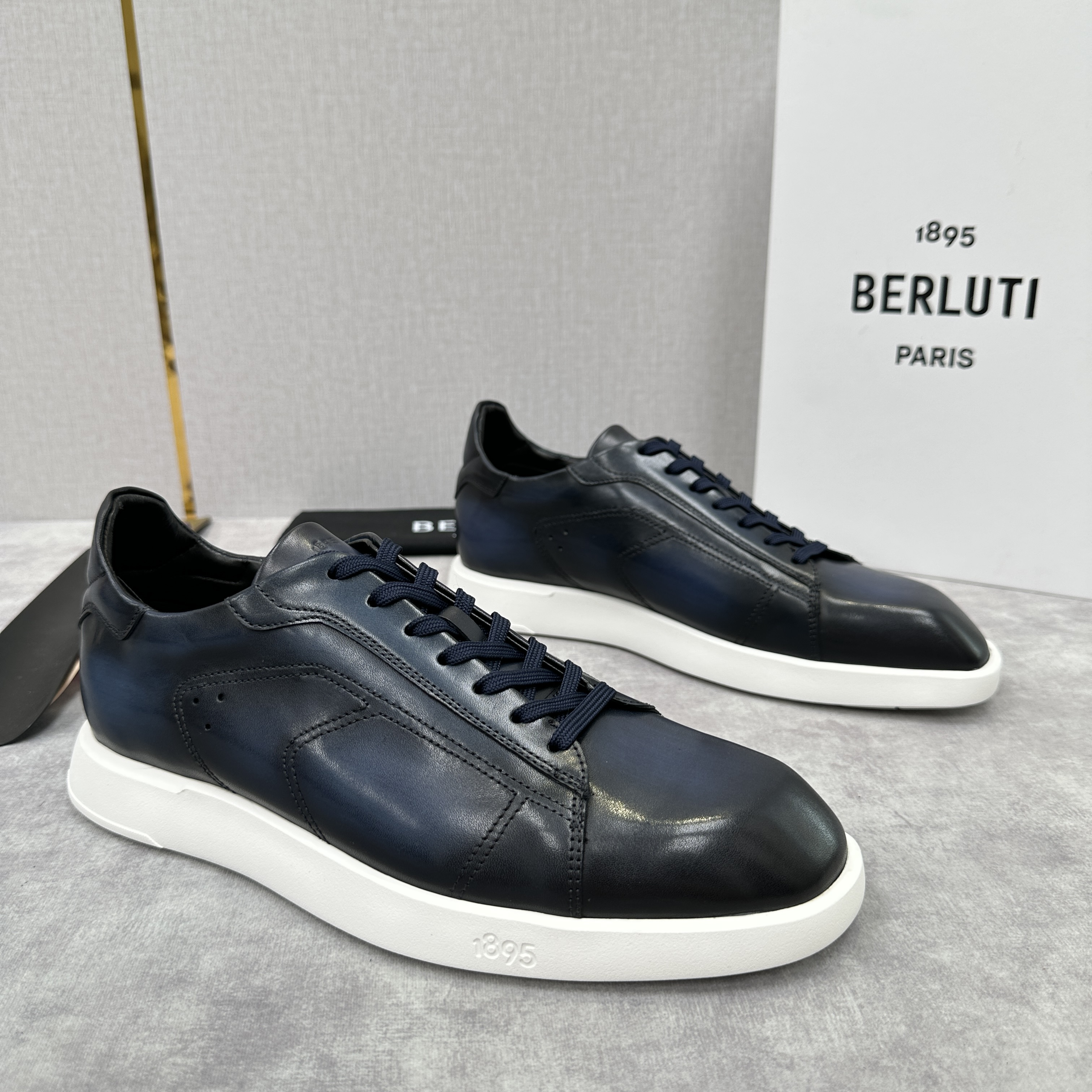 벨루티 Berluti Stellar Scritto 플랫