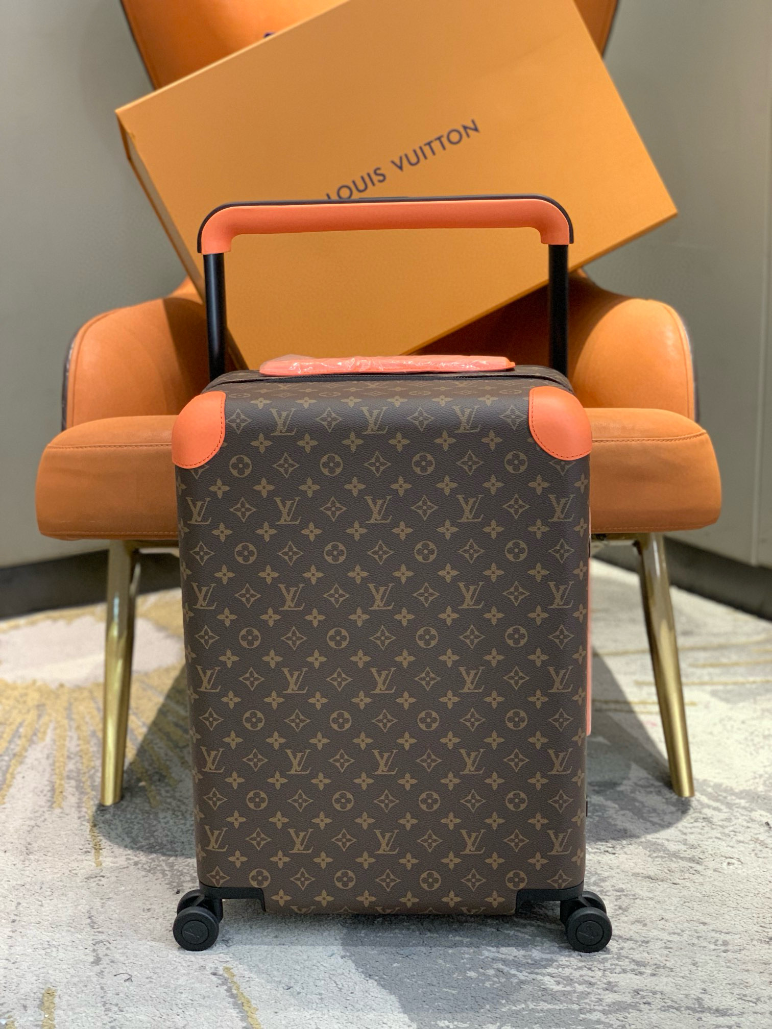 루이비통 Louis Vuitton Horizon 55 캐리어 Monogram&Orange 20