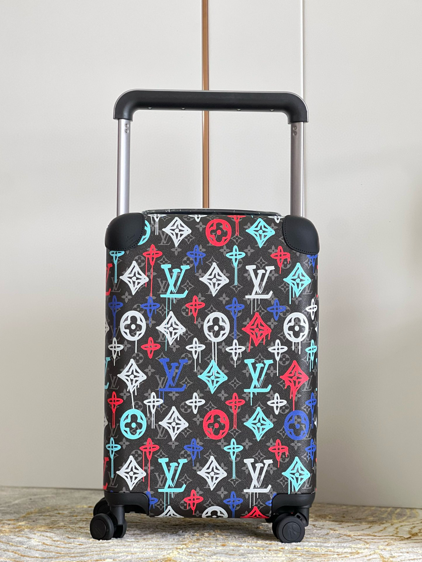 루이비통 Louis Vuitton GF4343FB Horizon 55 캐리어