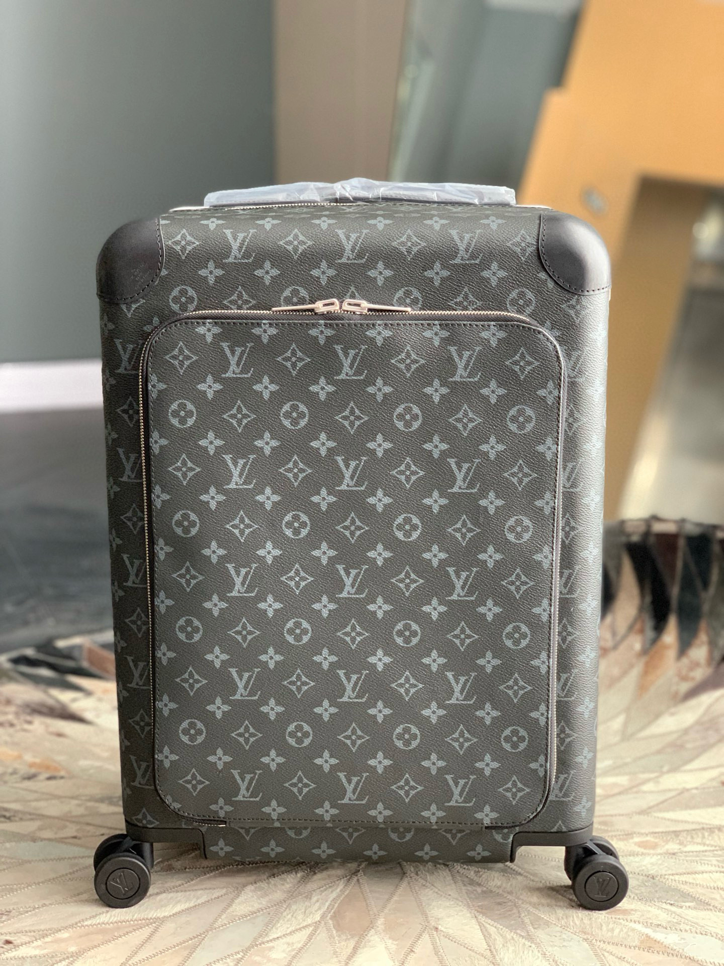 루이비통 Louis Vuitton 캐리어 Monogram Black