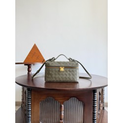 보테가 베네타 Bottega Veneta Bang Bang Vanity 크로스 백 789109 22cm