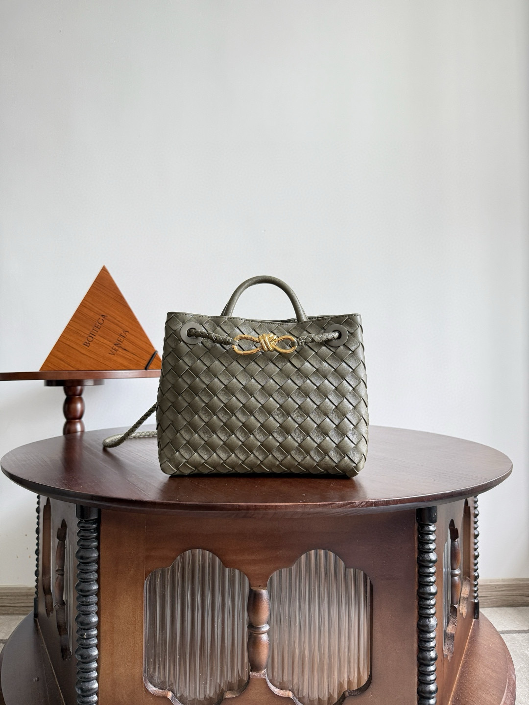 보테가 베네타 Bottega Veneta 743568 Andiamo 28cm