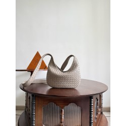 보테가 베네타 Bottega Veneta 836918 Small Veneto 27cm