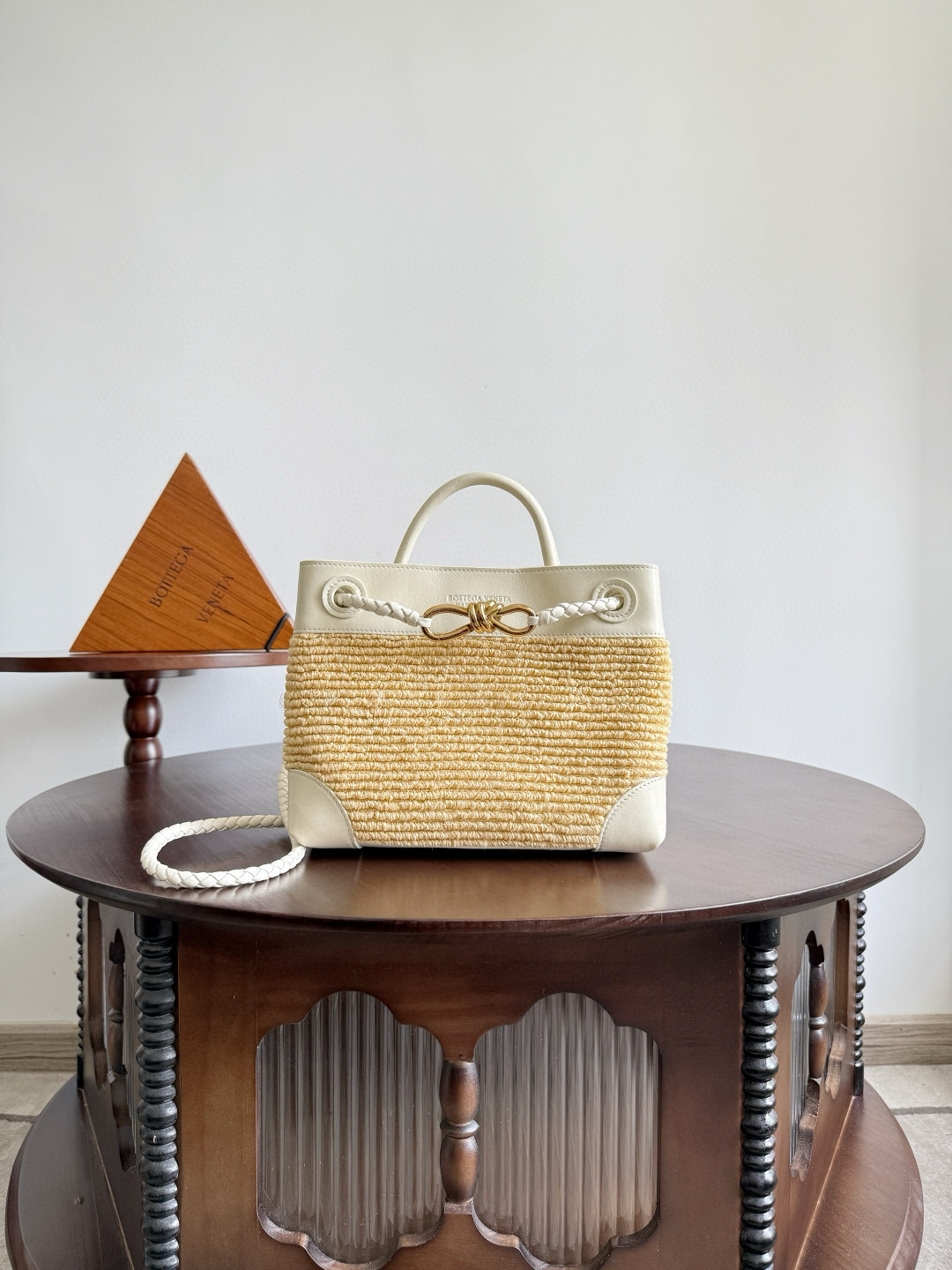 보테가 베네타 Bottega Veneta 827478 Small Andiamo Natural 25cm