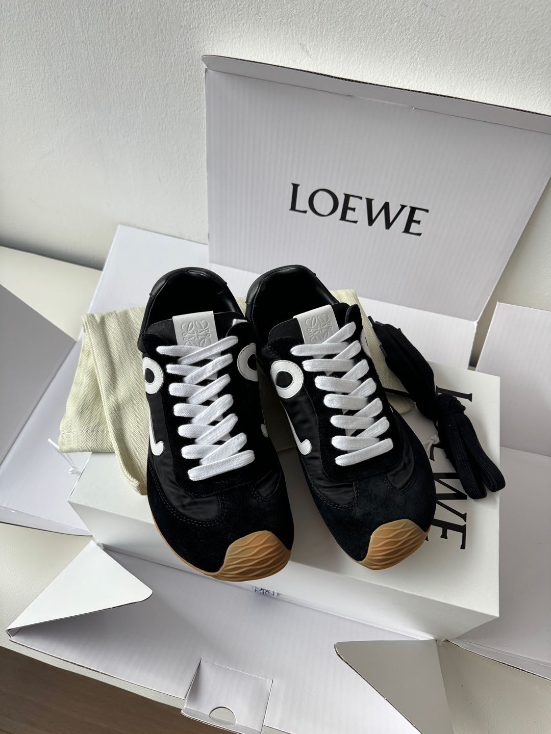 로에베 LOEWE 스니커즈