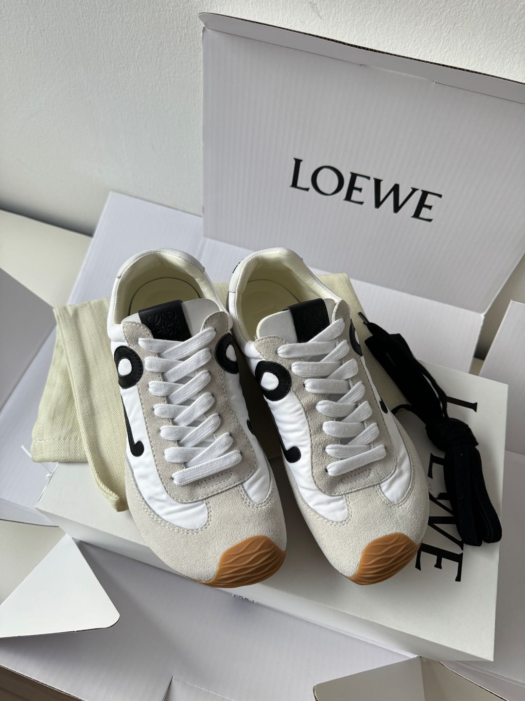 로에베 LOEWE 스니커즈