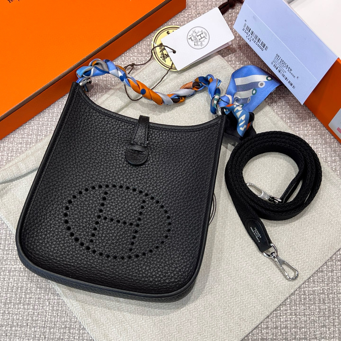 에르메스 Hermes Evelyne 16cm Germany Leather 89 Noir/silver