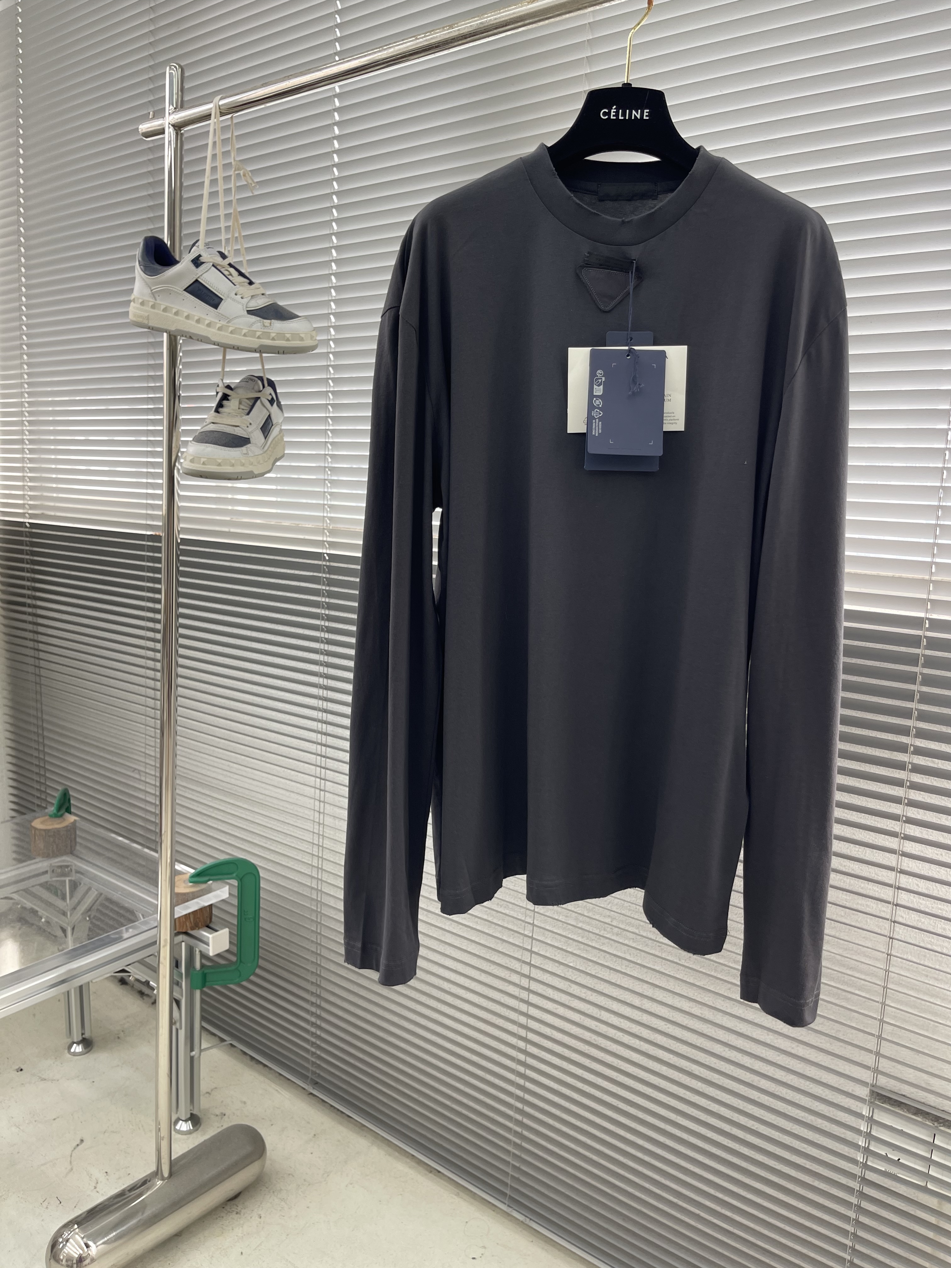 프라다 Prada 긴팔 티셔츠