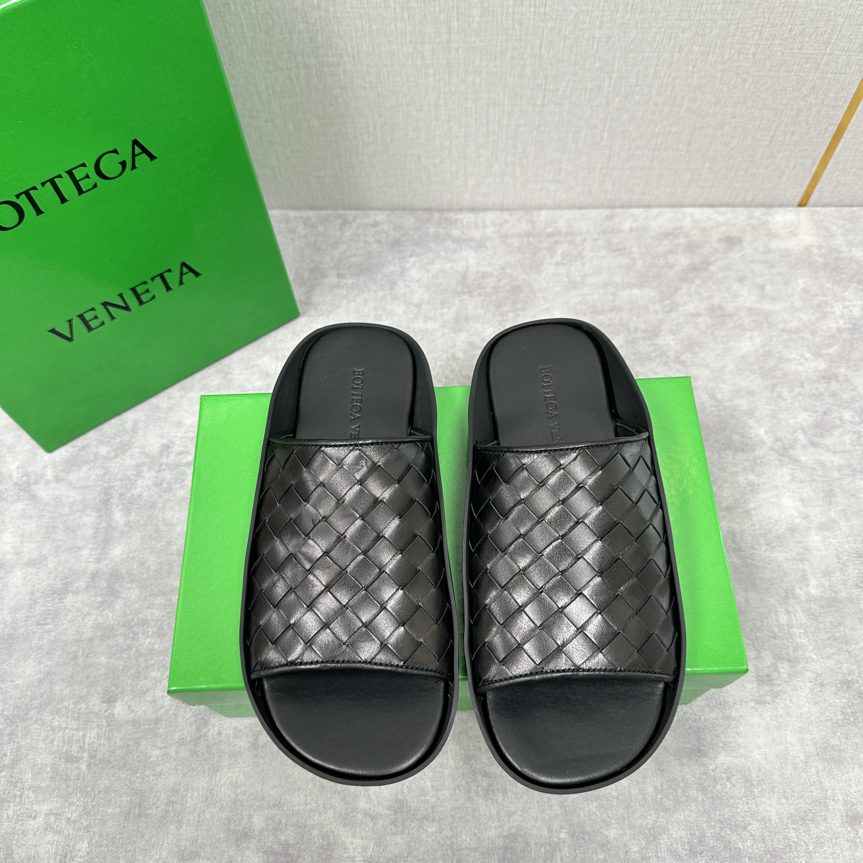 보테가 베네타 Bottega Veneta 슬리퍼