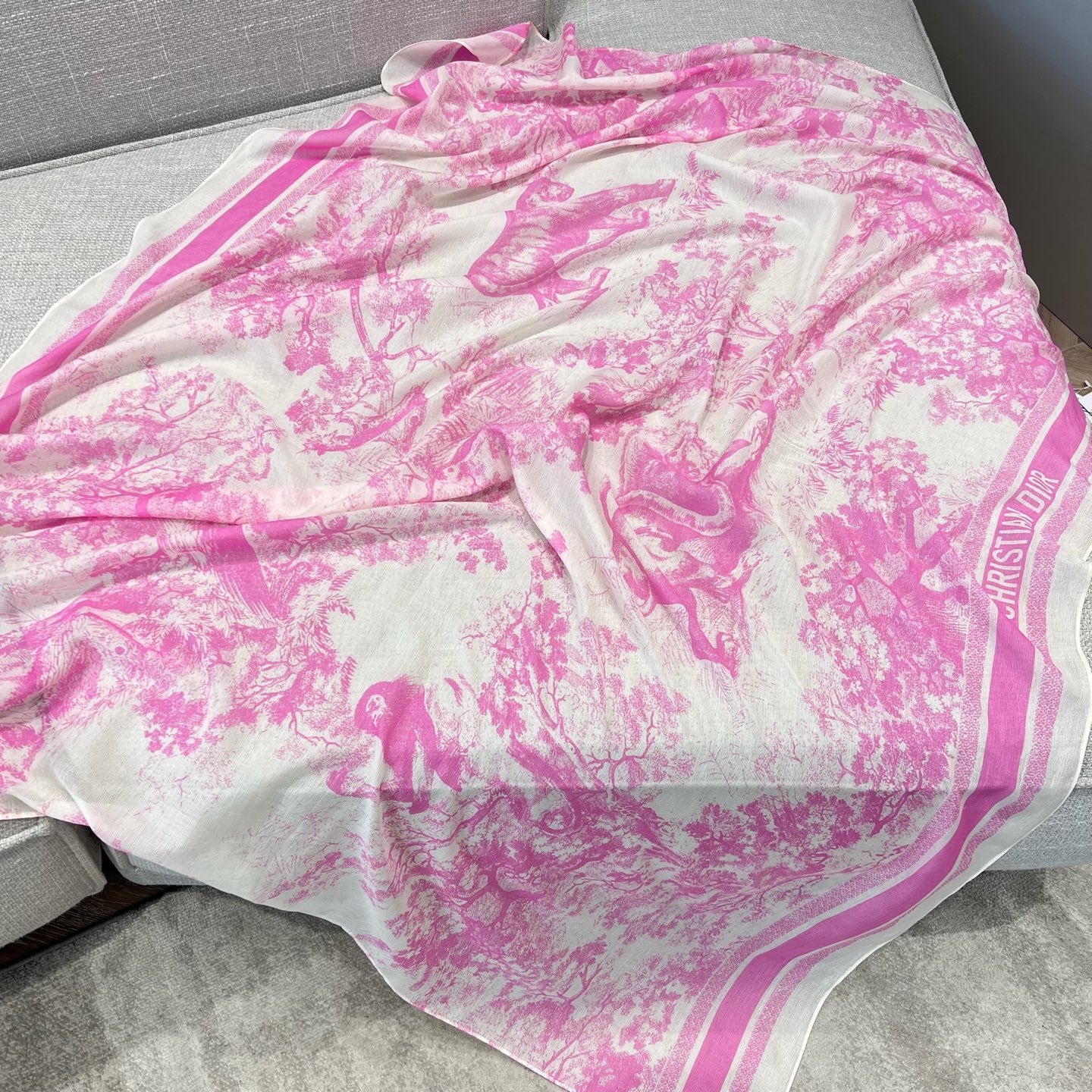 디올 Dior 숄 120x160cm