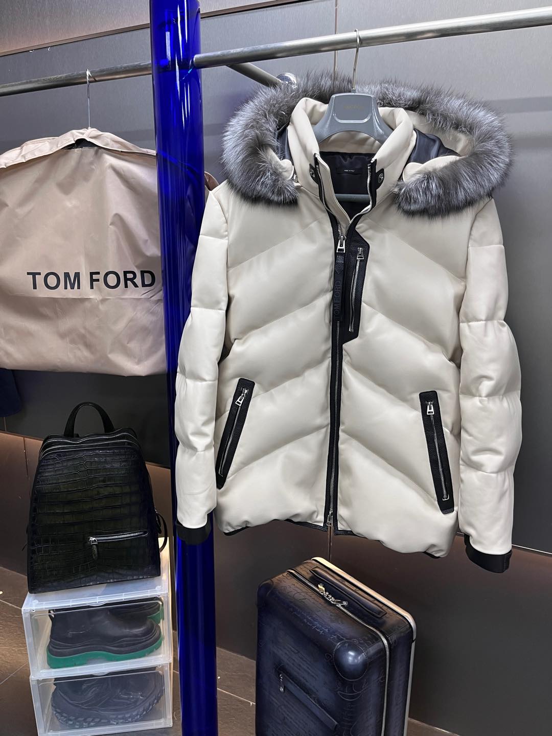 톰 포드 Tom Ford 패딩