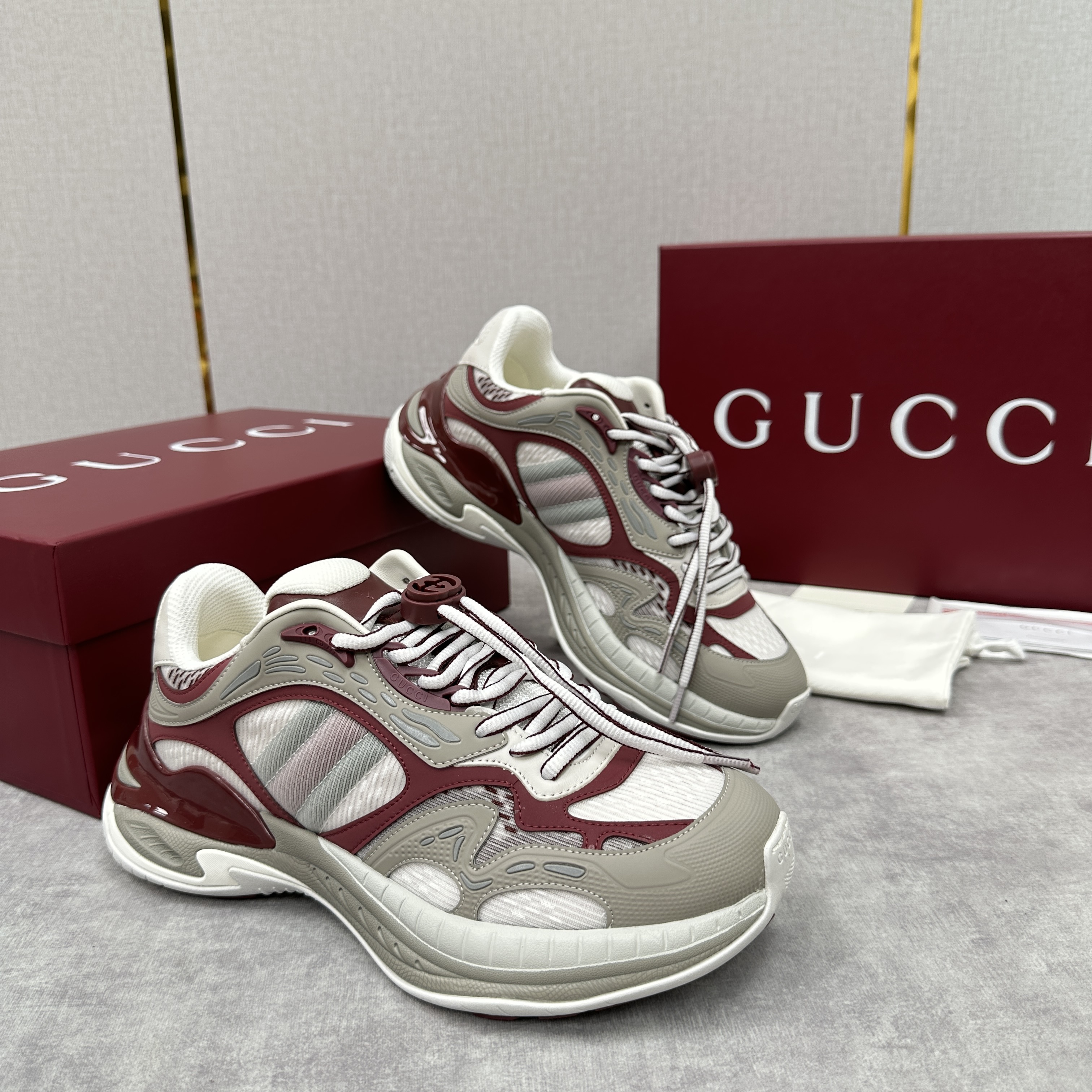 구찌 Gucci 스니커즈