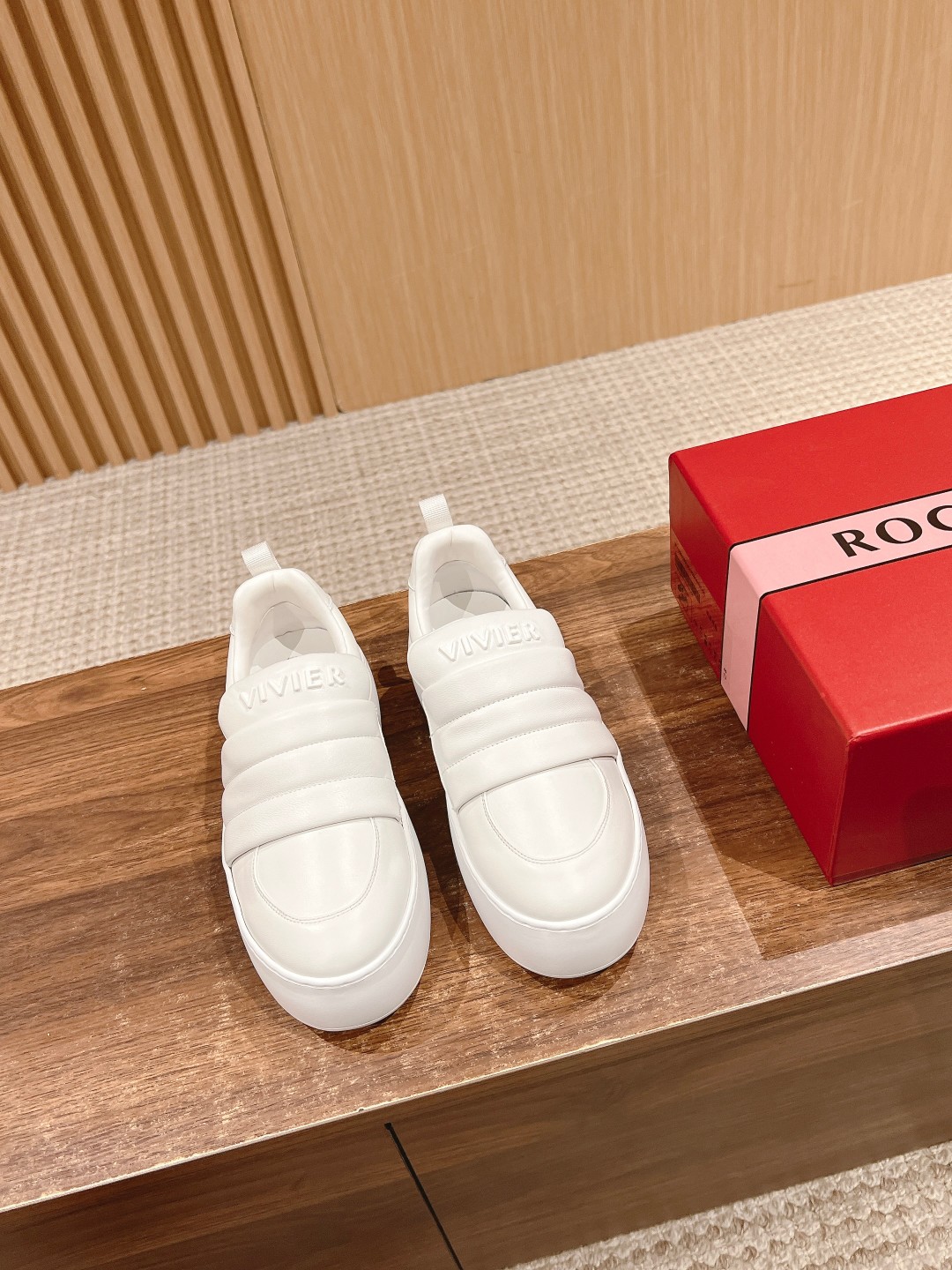 로저비비에 Roger Vivier 스니커즈