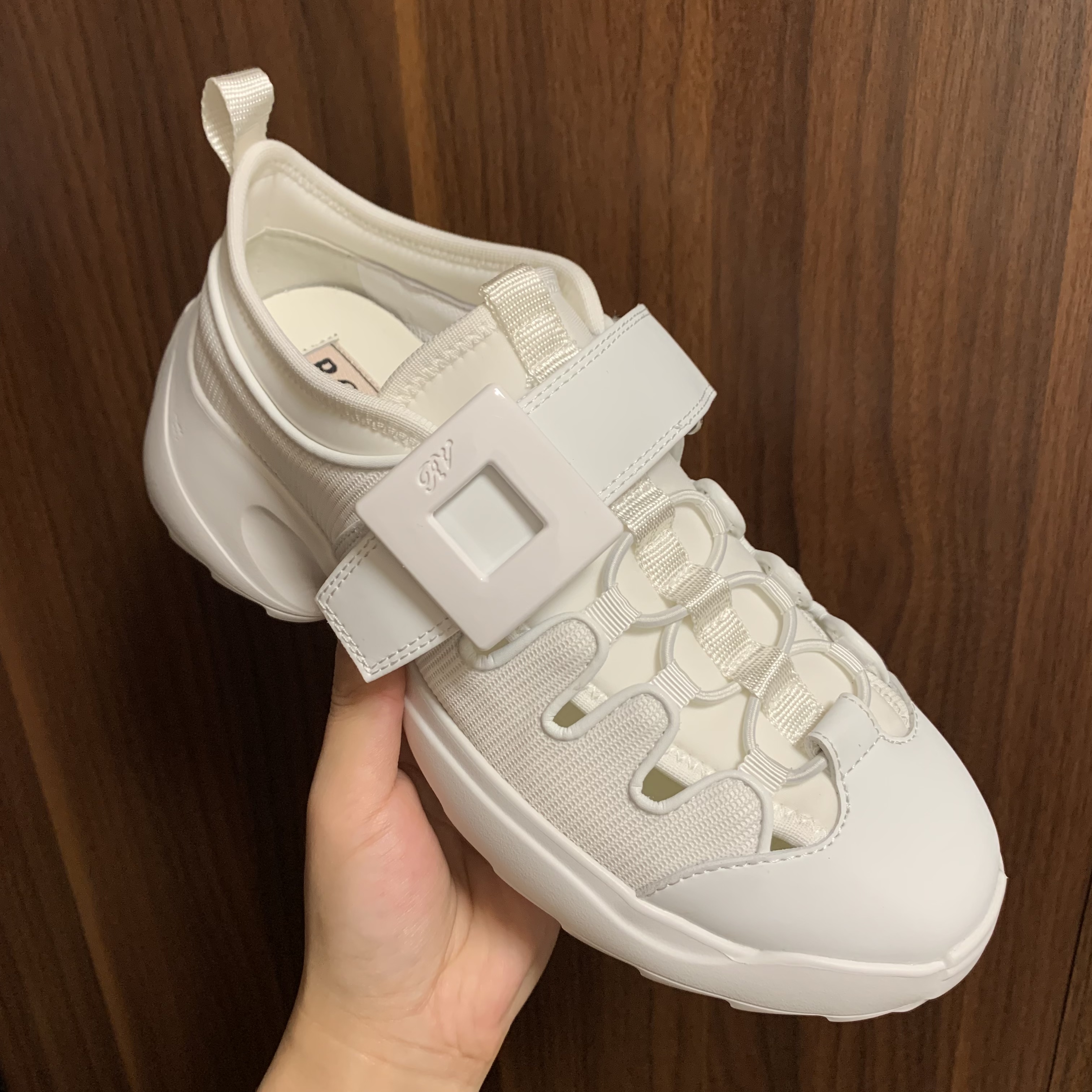 로저비비에 Roger Vivier 스니커즈