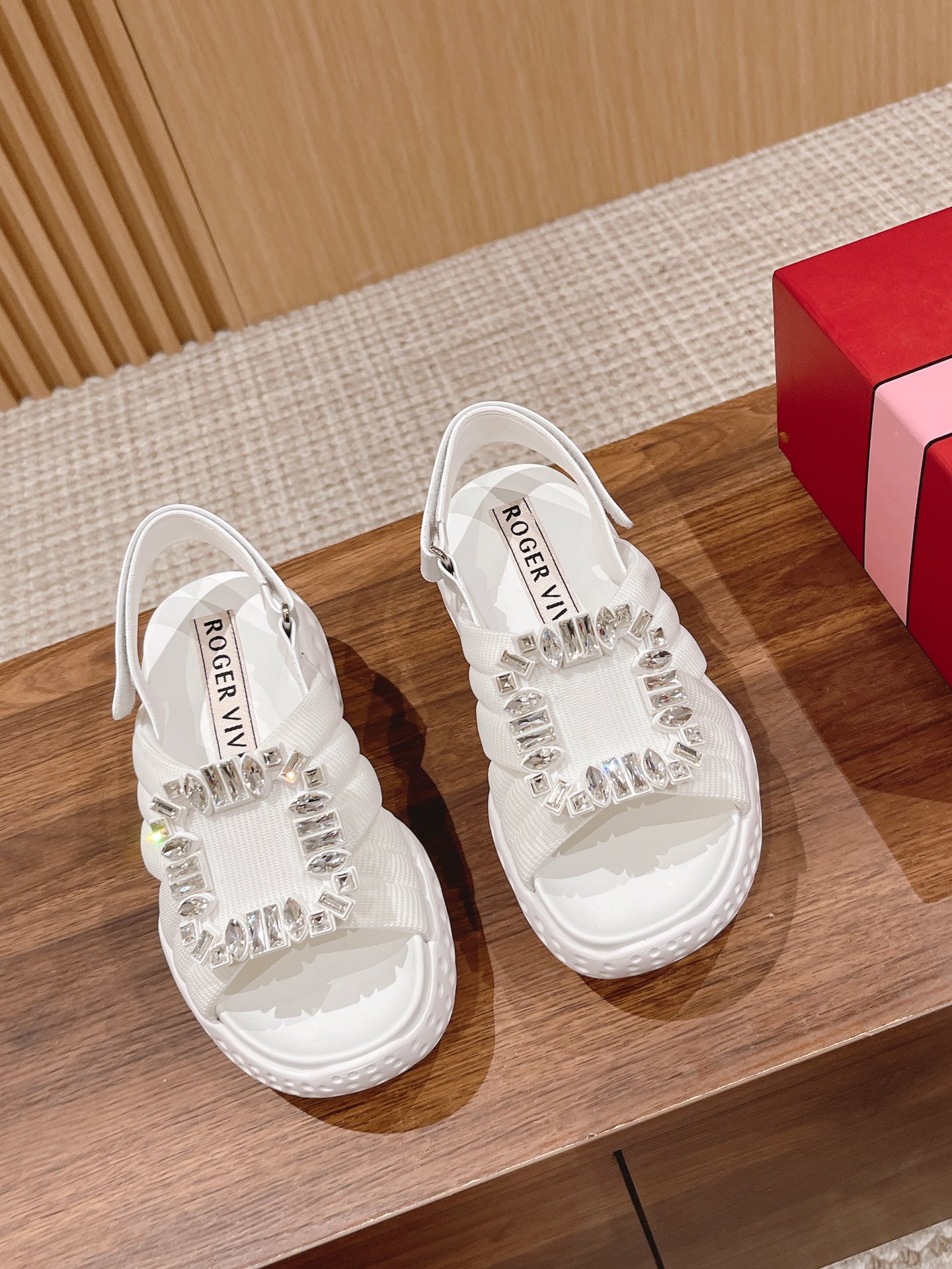 로저비비에 Roger Vivier 샌들