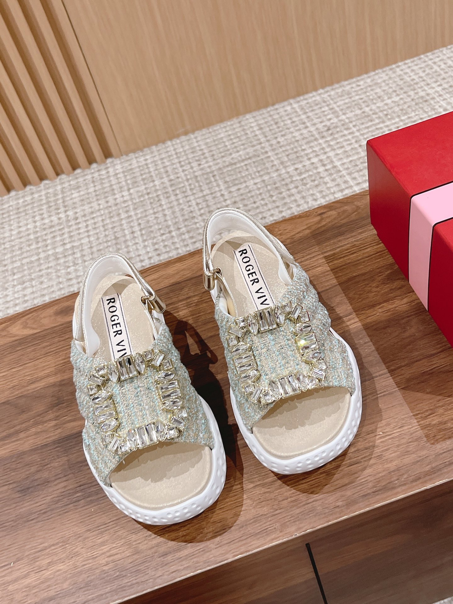 로저비비에 Roger Vivier 샌들