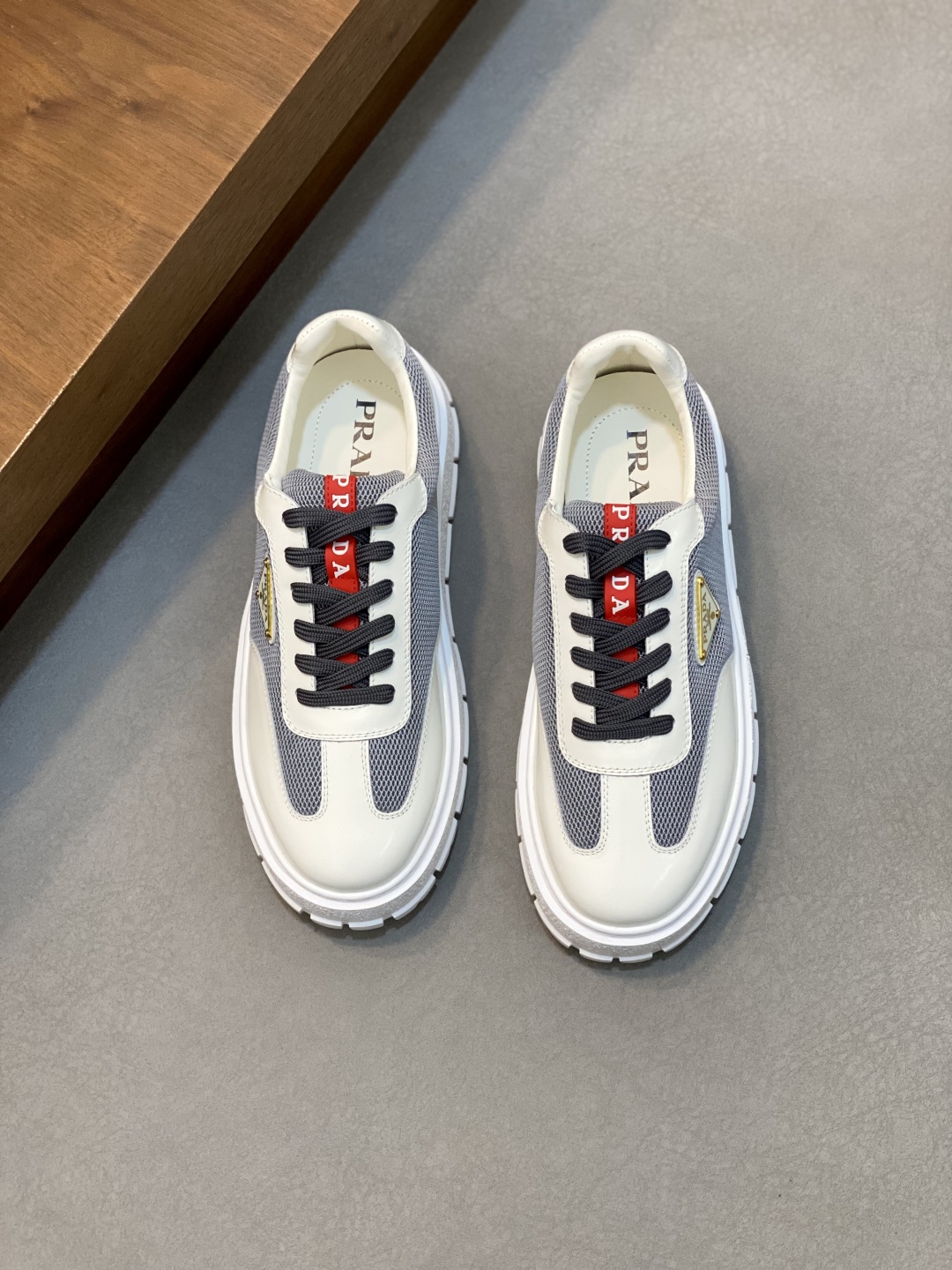 프라다 Prada 스니커즈