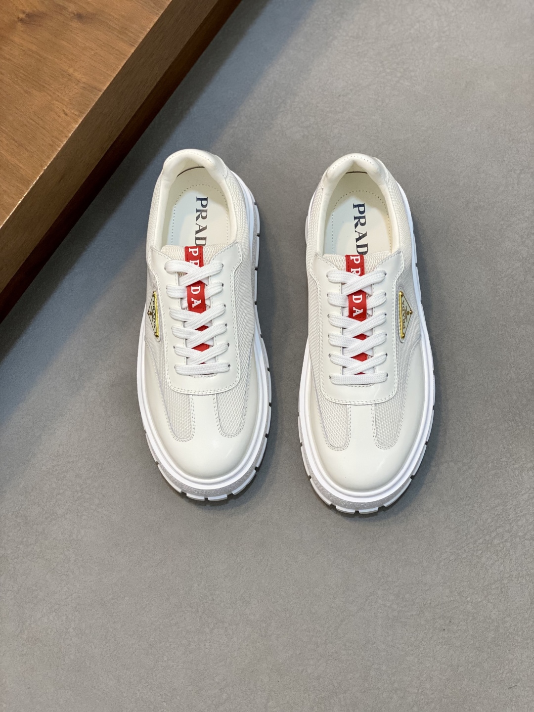 프라다 Prada 스니커즈