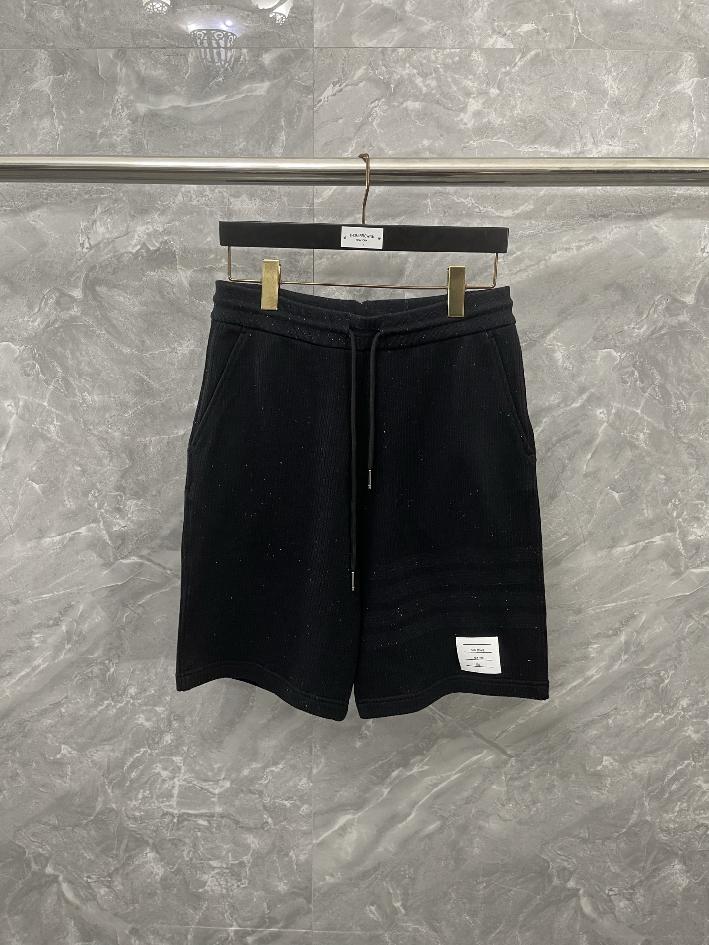 톰브라운 Thom Browne 반바지