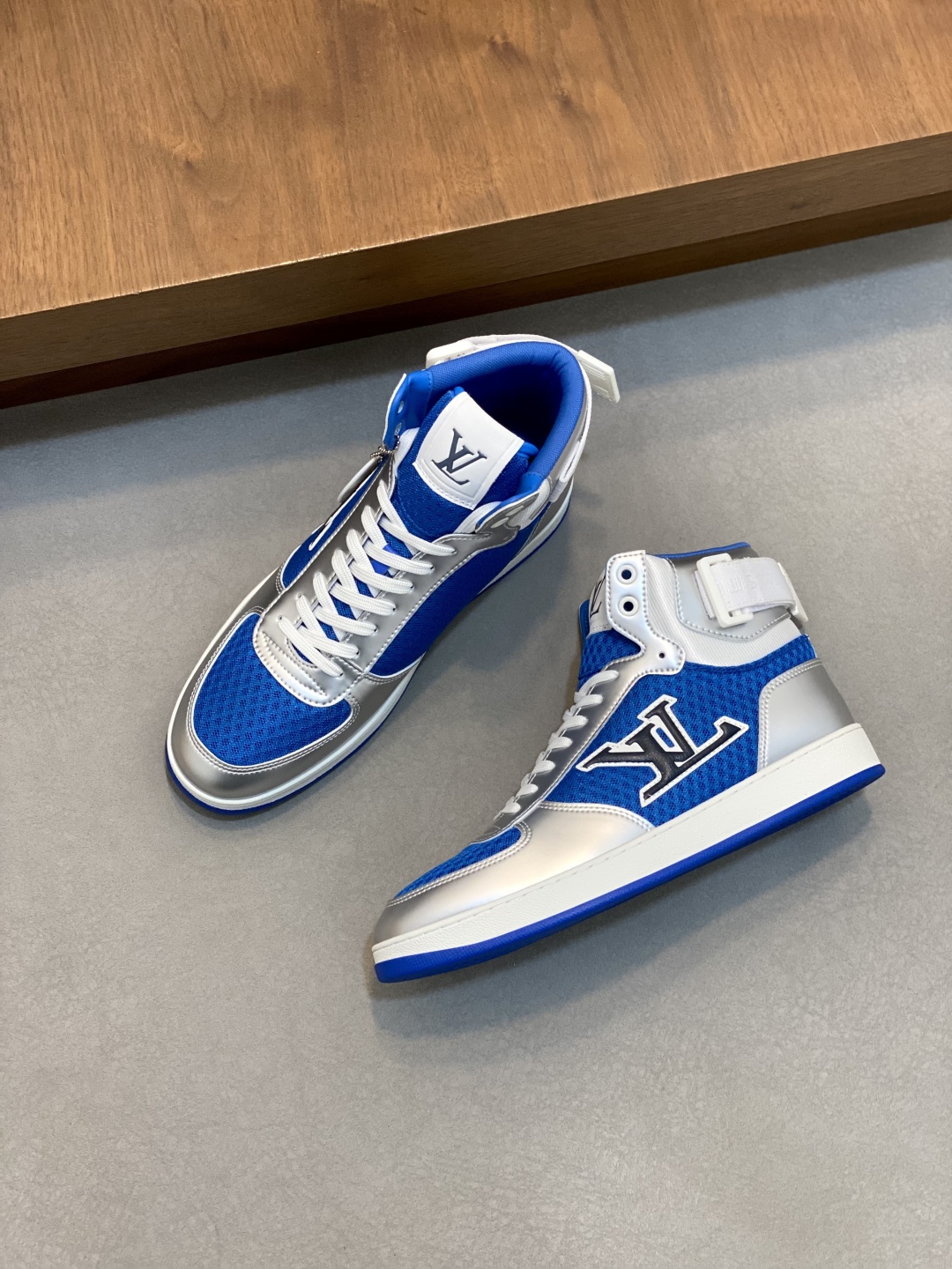 루이비통 Louis Vuitton 스니커즈