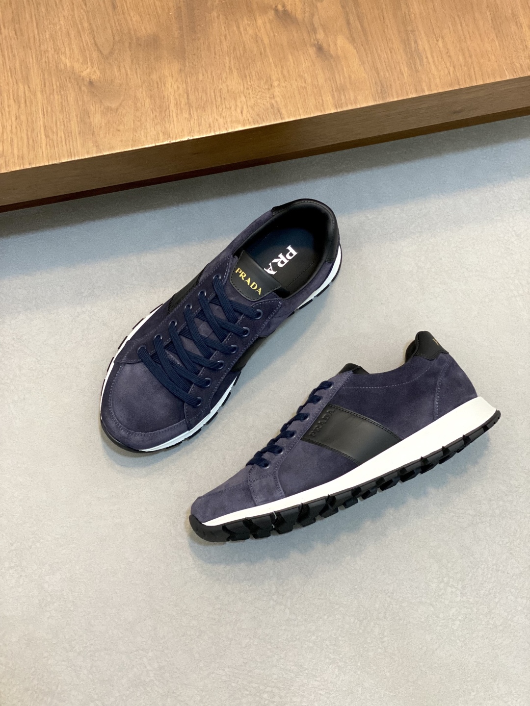 프라다 Prada 스니커즈