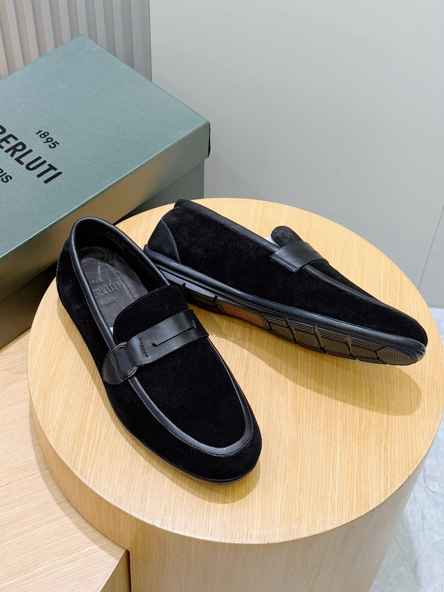 벨루티 Berluti Lorenzo Drive Camoscio 로퍼