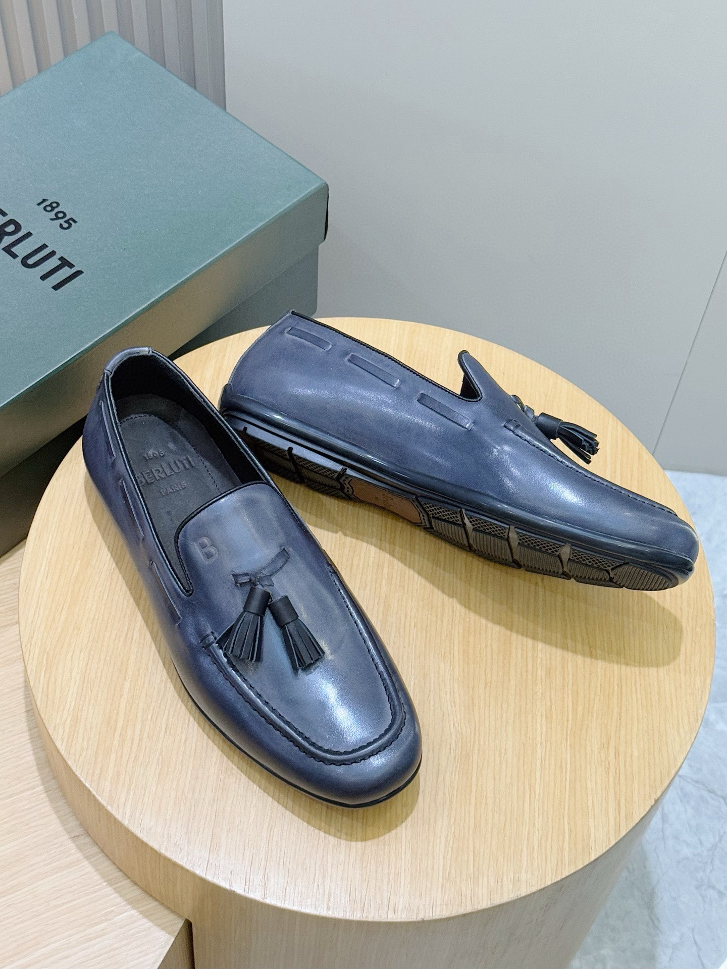 벨루티 Berluti Lorenzo Drive Camoscio 로퍼