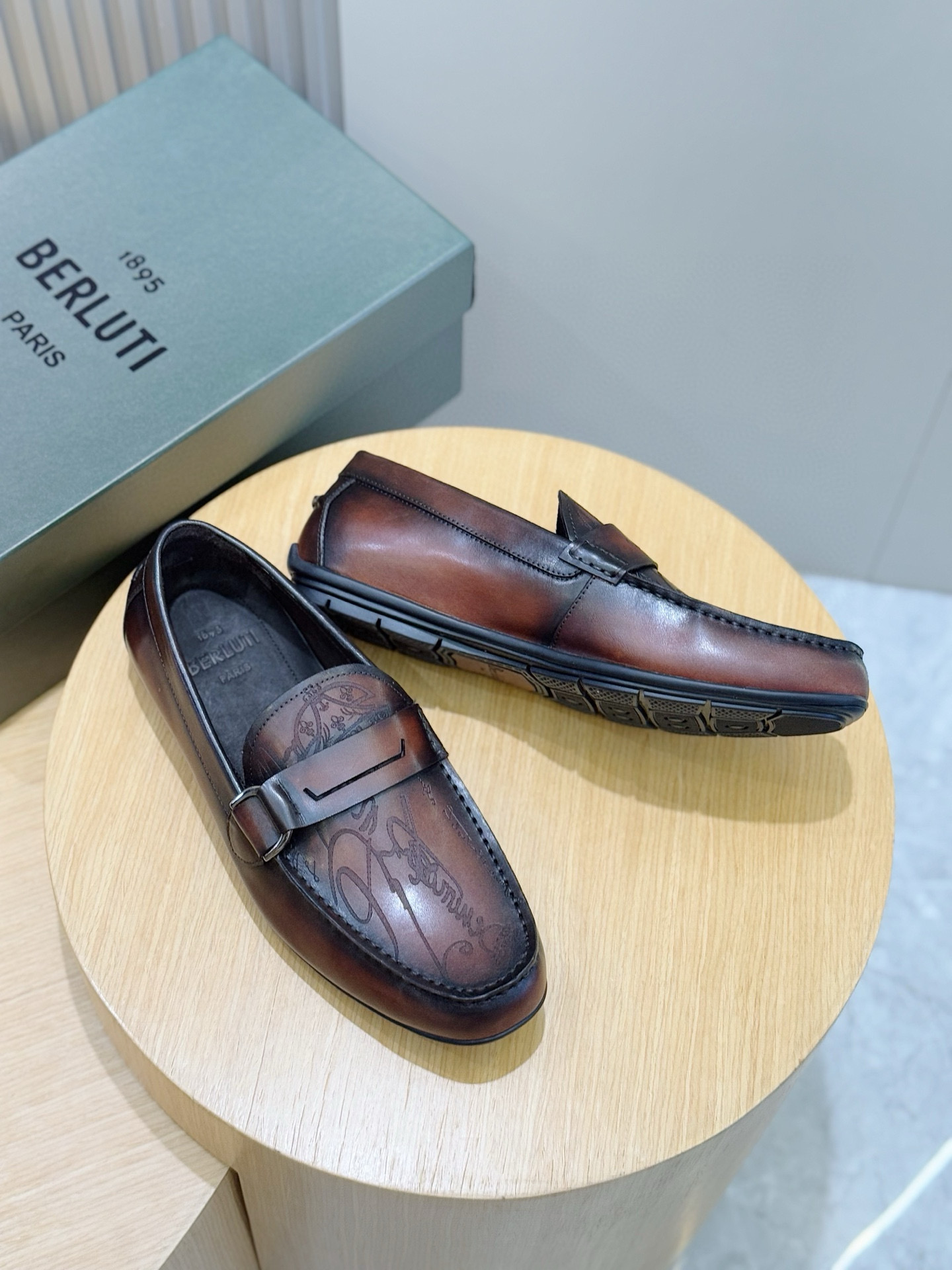 벨루티 Berluti Lorenzo Drive Camoscio 로퍼