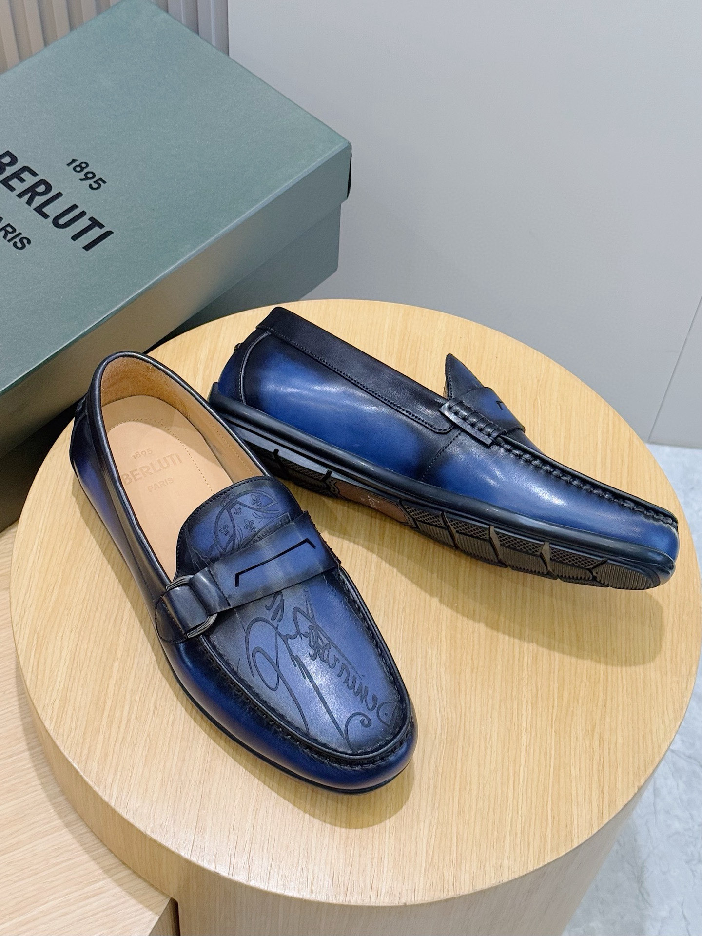 벨루티 Berluti Lorenzo Drive Camoscio 로퍼